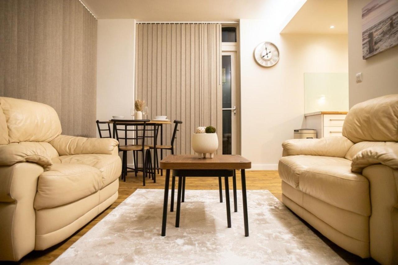 Stylish Centre Living Apartment